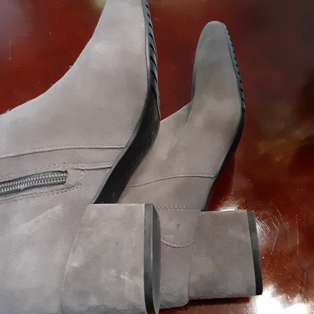 Boots - Picture 4 of 4